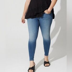 Torrid NWT 24S Jegging Skinny Super Soft Mid-Rise